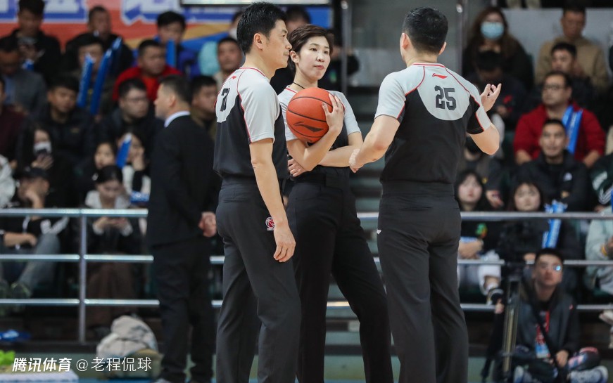 控卫如何通过视频学习提高技术水平_0